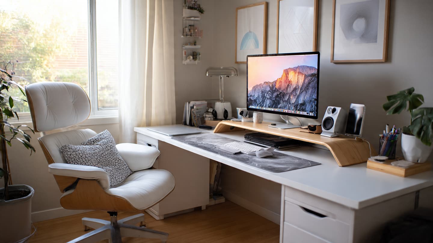 Minimal White Desk Setup 4